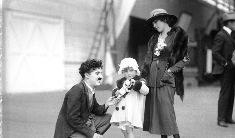 Cum arată, acum, nepoata lui Charlie Chaplin… Este actriță și joacă în filmul ”Urzeala tronurilor”!