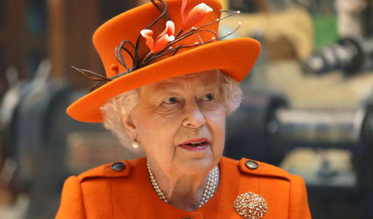 Regina Elisabeta a II-a face diferențe între cele două nepoate ale sale! De ce Meghan Markle este altfel văzută decât Kate Middleton