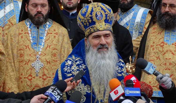 ÎPS Teodosie uimește din nou: „Biserica va organiza un nou referendum pentru familie”